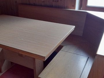 verkaufe: Eckbank mit Tisch und 2 Stühlen