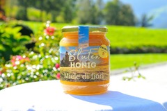 vendo: Cremiger Blütenhonig im 0,5-kg-Glas